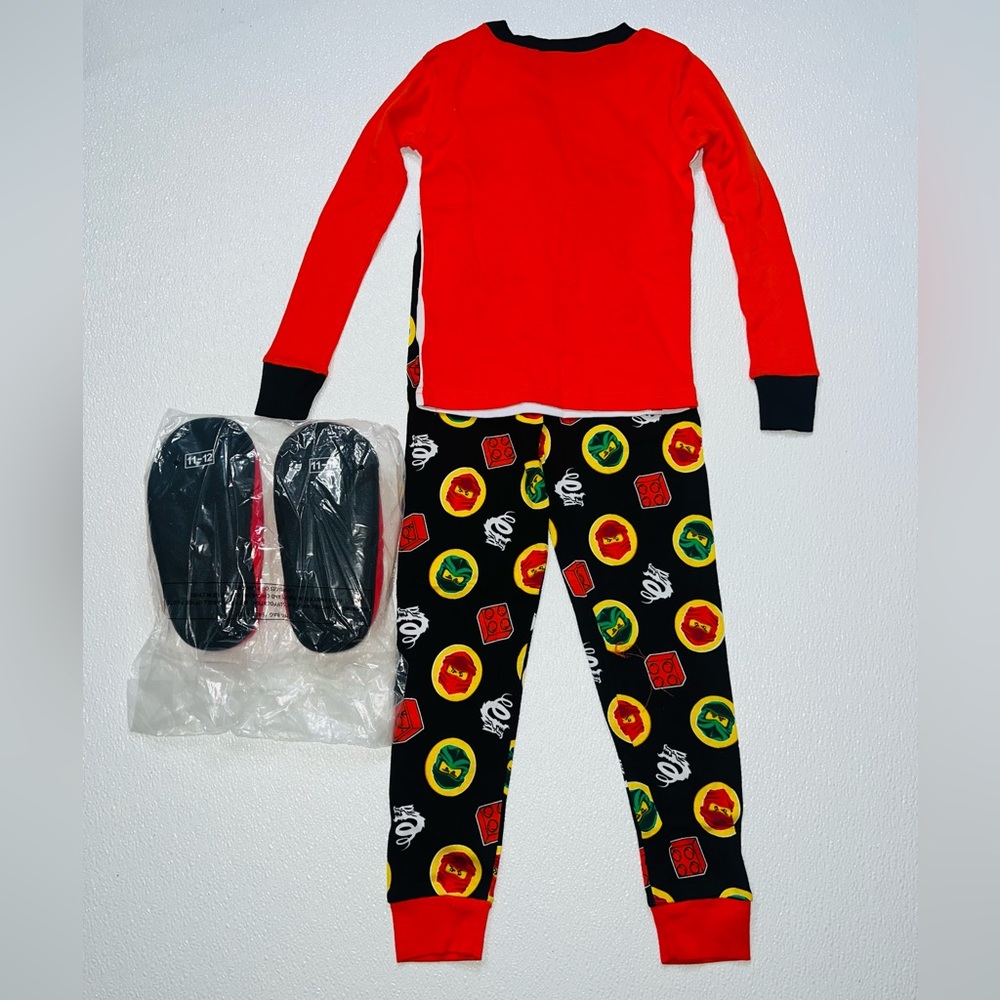 LEGO Ninjago Boys 2 Piece Cotton Pajamas with Slippers Size 6 NWT - Picture 6 of 8